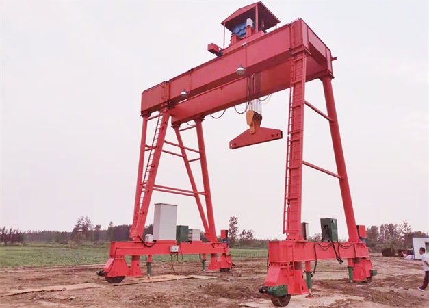  tyre-mounted gantry crane