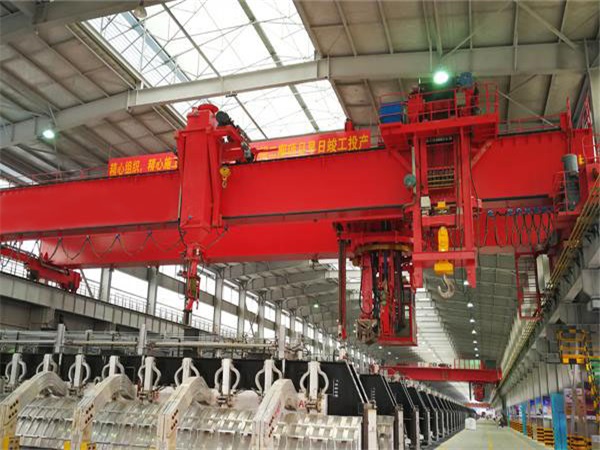 Multifunction Crane for Electrolytic Aluminum