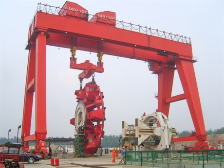 Gantry crane for shield tunneling machine