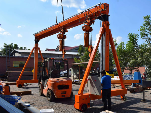 simple portable mobile gantry crane